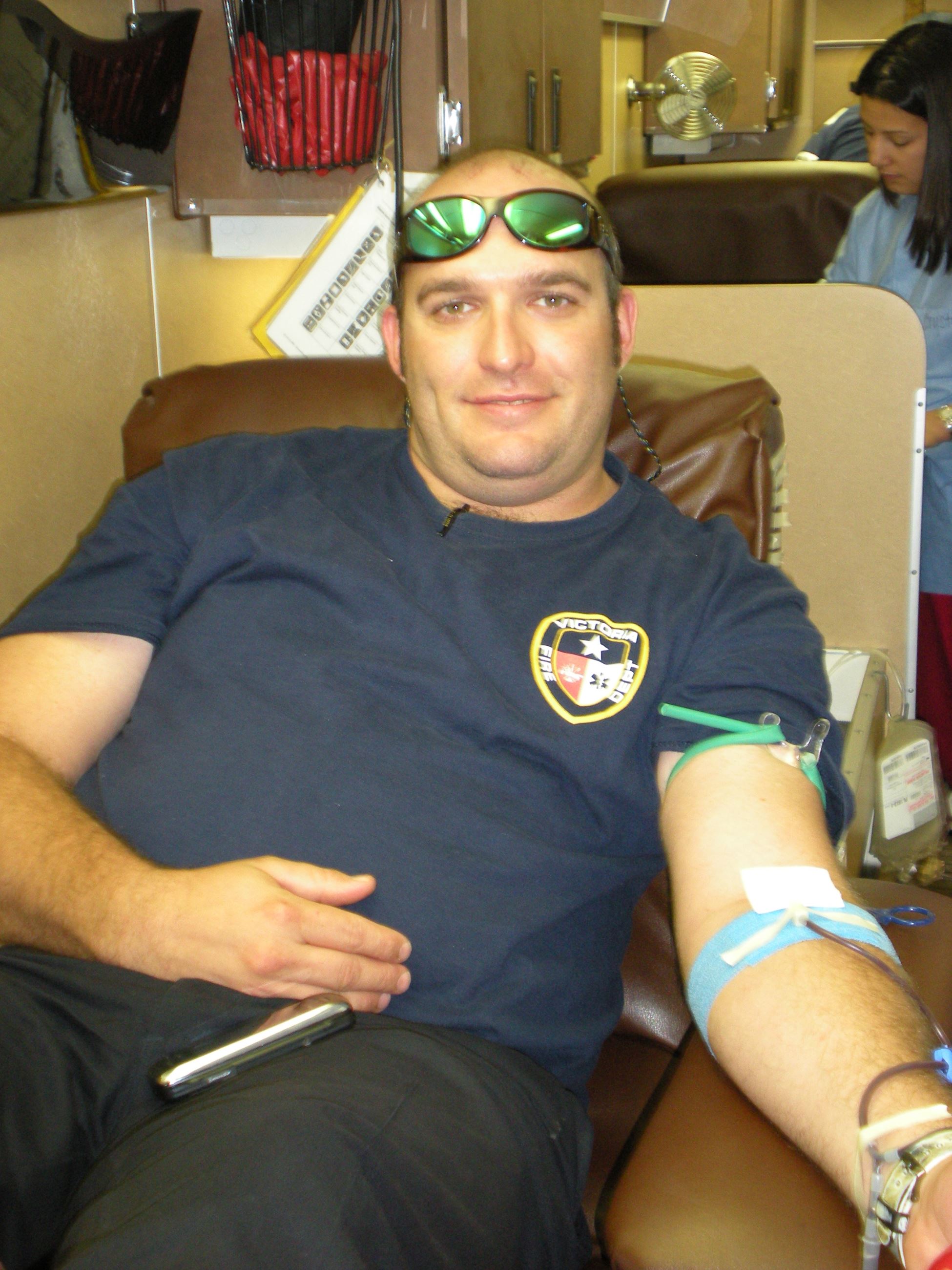 Victoria Fire Department lieutenant donates blood