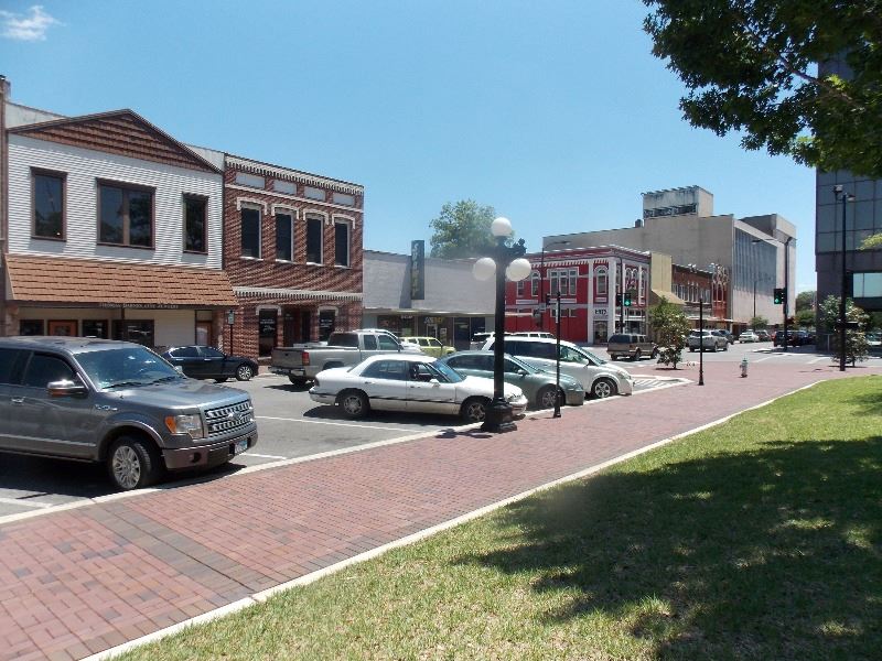 Main Street in downtown Victoria near DeLeon Plaza